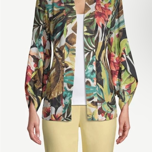 Chico’s NWOT Size 3 Tropical-Print Tulip-Sleeve Kimono Colorful Floral Blazer - Picture 3 of 13